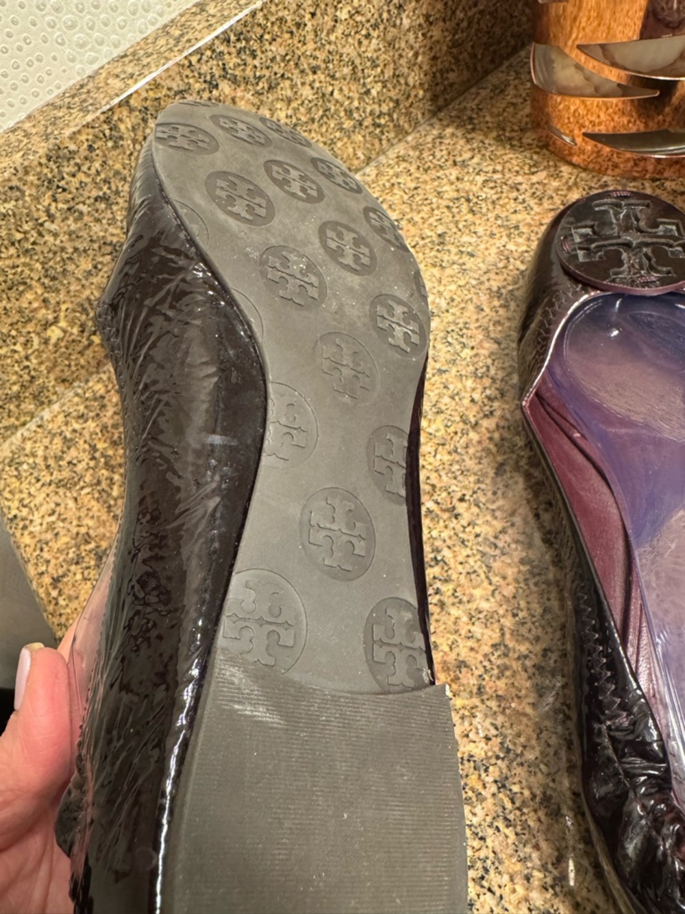 Tory Burch Reva Women's Patent Ballet Flats in Deep Wine 7.5m - Picture 3 of 5